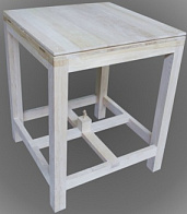 Престол №2 дуб 0.74х0.74 с золочеными гвоздями и золоченым мощевиком Престол №2 дуб 0.74х0.74 с золочеными гвоздями и золоченым мощевиком