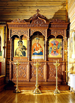 Киот напольный тройной ''Барвиха'' Киот напольный тройной ''Барвиха''