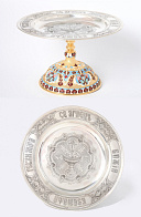 Дискос ручная гравировка / ф220мм / серебро, поддискосник медь / 0, 3л №1 / филигрань, эмаль / золочение / (УИН) Дискос ручная гравировка / ф220мм / серебро, поддискосник медь / 0, 3л №1 / филигрань, эмаль / золочение / (УИН)