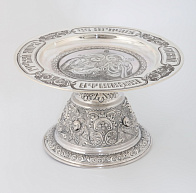 Дискос с поддискосником ручная гравировка, чеканка / ф240мм-потир 1, 0л№2 / серебро (УИН) Дискос с поддискосником ручная гравировка, чеканка / ф240мм-потир 1, 0л№2 / серебро (УИН)