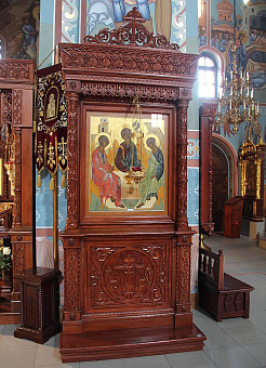 Киот напольный ''Покровский'' без сени Киот напольный ''Покровский'' без сени