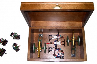 Набор миниатюр в деревянной шкатулке "Артиллерийское сражение" (8 фигур и 2 пушки)